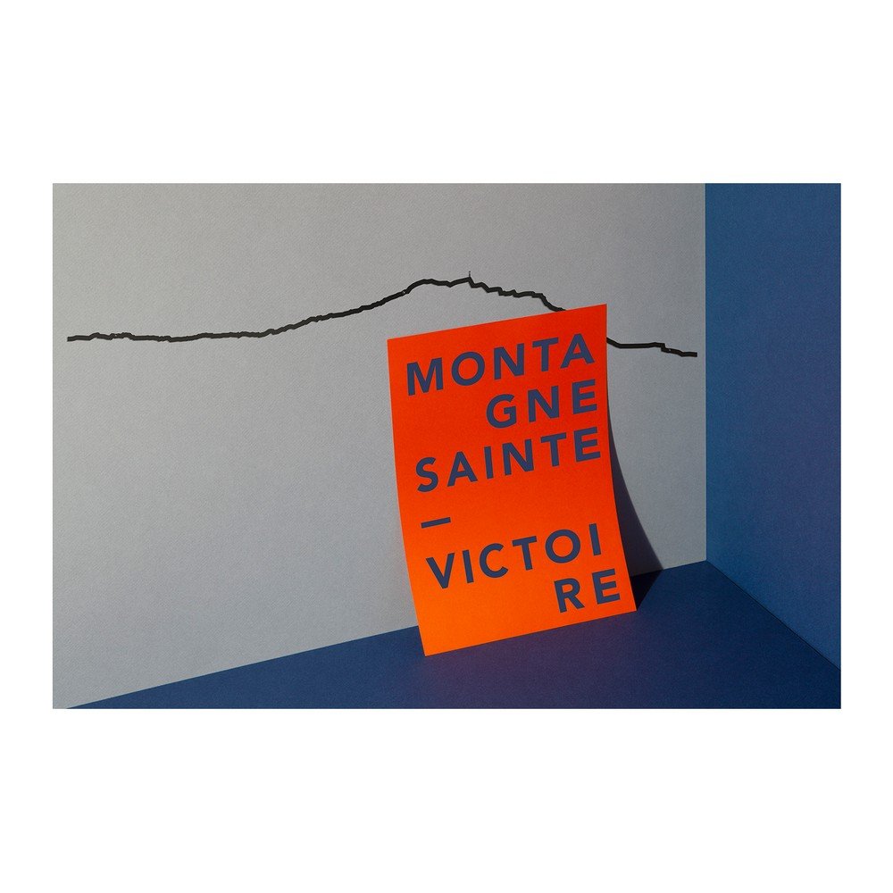 Černá nástěnná dekorace se siluetou města The Line Sainte Victoire XL v:1248986