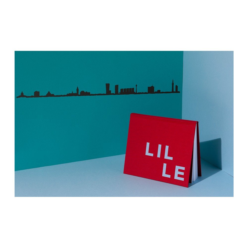 Černá nástěnná dekorace se siluetou města The Line Lille v:1248930
