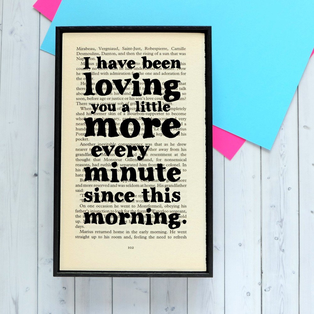 Plakát v dřevěném rámu Bookishly Les Mis Loving You v:701230
