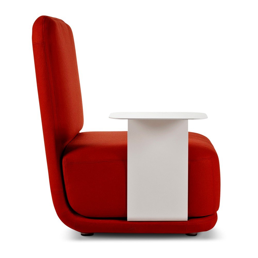 Červené křeslo s bílým kovovým stolkem Softline Standby High + Side Table v:1373421