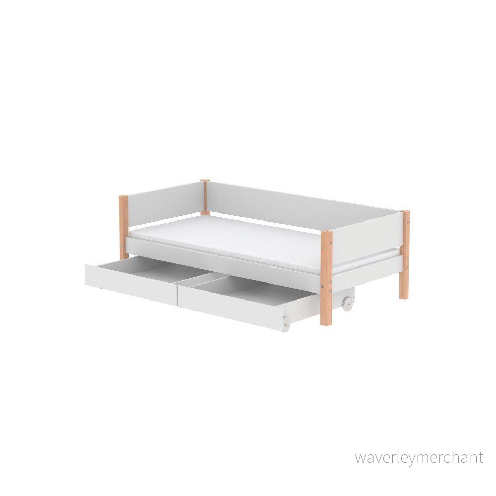 Bílá dětská postel s přírodními nohami a 2 zásuvkami Flexa White Single, 90 x 200 cm v:1294862