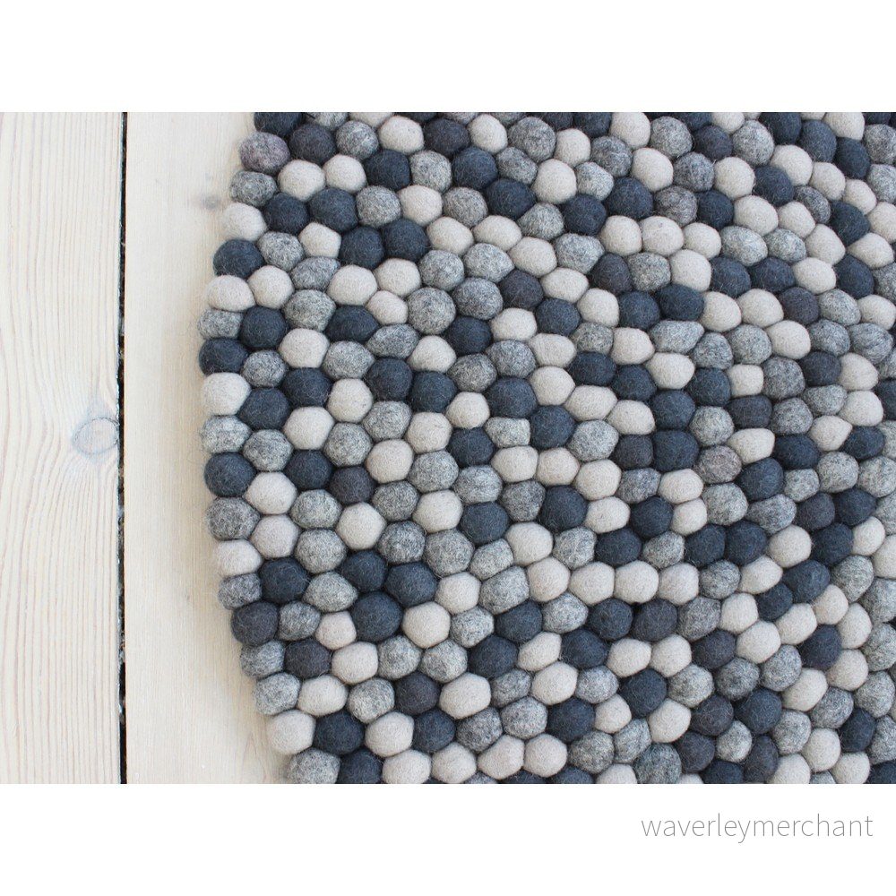 Tmavě šedý kuličkový vlněný koberec Wooldot Ball Rugs, ⌀ 90 cm v:1340909